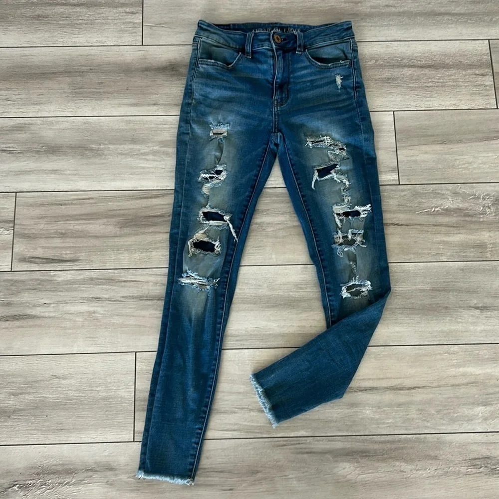 American Eagle hi rise jegging jeans size 2 distressed